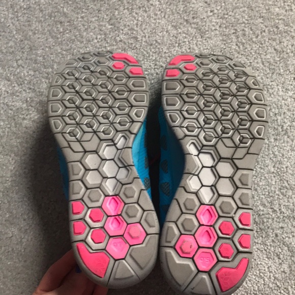 Nike Women’s “Missy” Sneakers - Picture 5 of 5